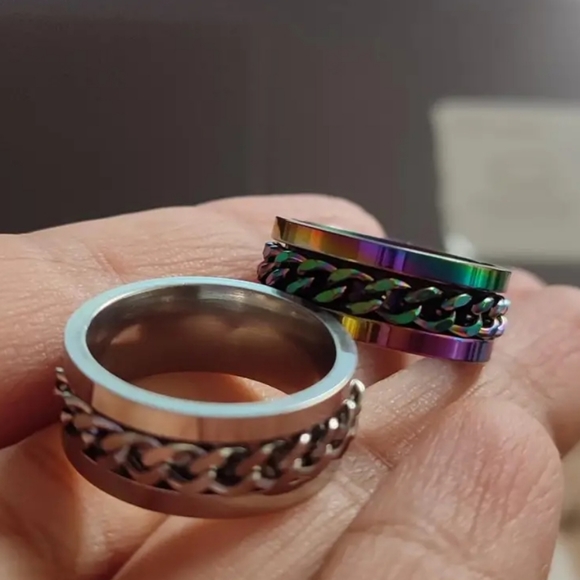 Men or womens 8mm stainless steel ring size ask if your size/color Is… - Picture 3 of 4